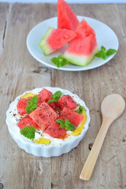 Ensalada de verano con sandía y yogurt