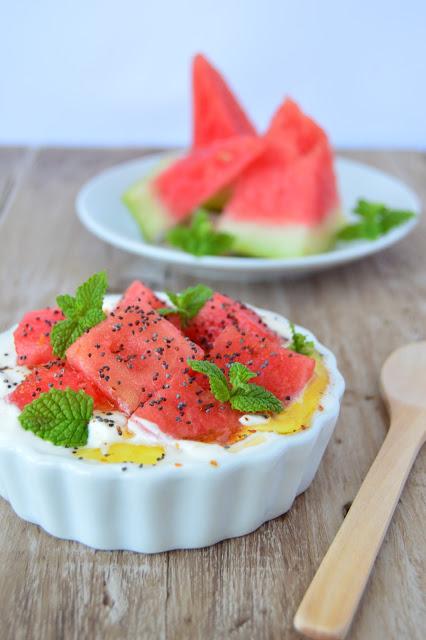 Ensalada de verano con sandía y yogurt