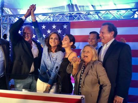 María Elvira Salazar le vendió su alma al diablo María Elvira Salazar le vendió su alma al diablo