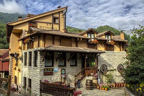 Exterior del Hostal Remoña