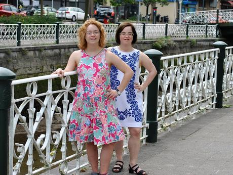 MI AMIGA ANA Y YO POSANDO