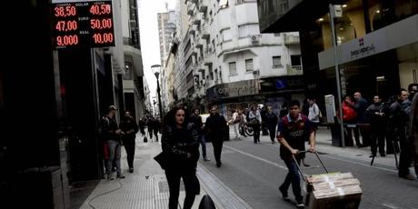 Argentina y sus crisis económica que golpea a Chile