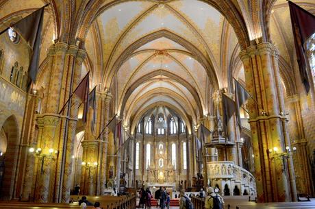 La Iglesia de San Matías y el Bastión de los Pescadores La Iglesia de San Matías y el Bastión de los Pescadores