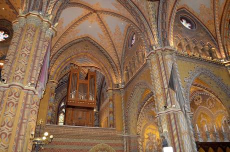 La Iglesia de San Matías y el Bastión de los Pescadores La Iglesia de San Matías y el Bastión de los Pescadores