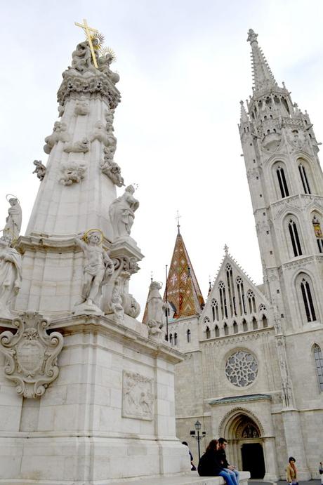 La Iglesia de San Matías y el Bastión de los Pescadores La Iglesia de San Matías y el Bastión de los Pescadores