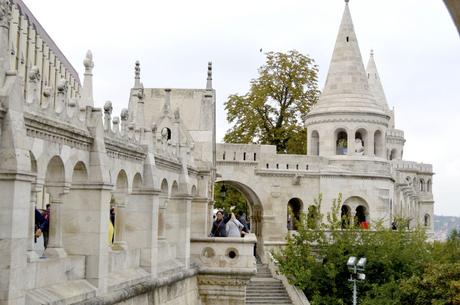 La Iglesia de San Matías y el Bastión de los Pescadores La Iglesia de San Matías y el Bastión de los Pescadores