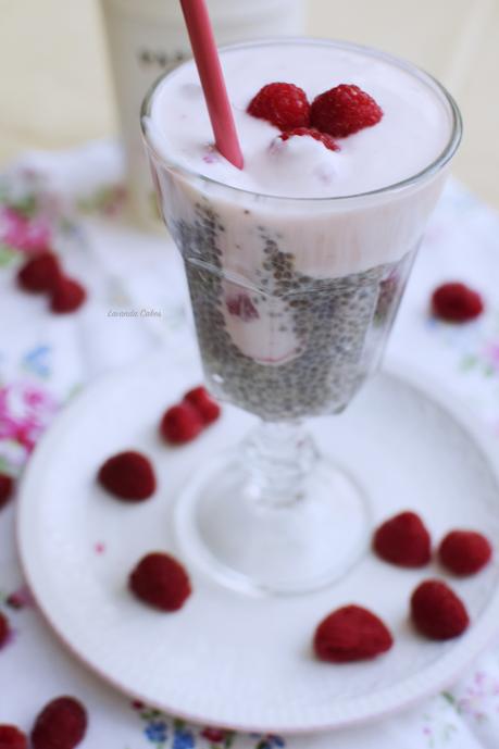Pudding de Chía y Yogur de fresas.