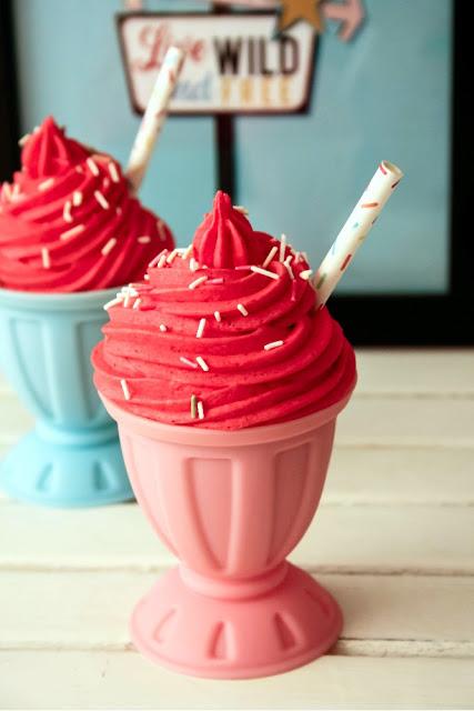 Strawberry Milkshake Cupcakes Strawberry Milkshake Cupcakes