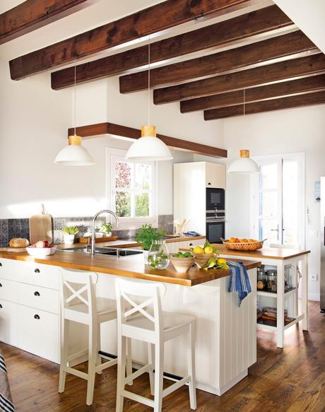 Una masía catalana con el frescor del Mediterráneo