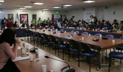 Martínez: “Macri le está firmando el certificado de defunción a la PIAP y al desarrollo nuclear argentino”