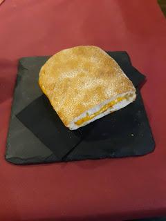 TAPANUI bocadillo Bocadillo con mucho queso Chedar