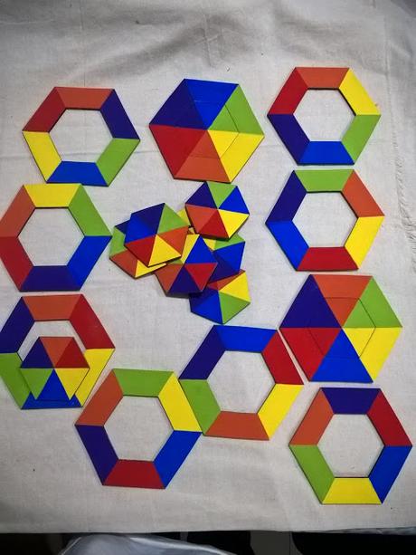 JUEGO DE LÓGICA contiene 10 piezas grandes, para trabajar...