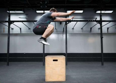 WOD 030918 Resultado de imagen de jump over the box