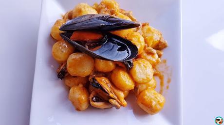 Mejillones con ñoquis