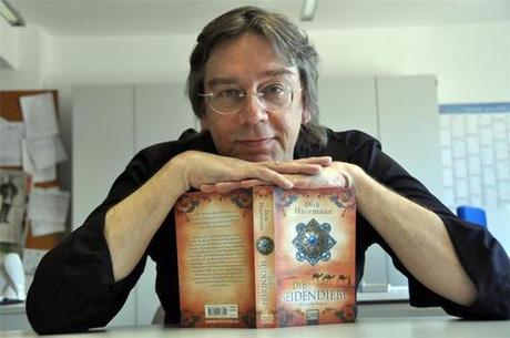 “Los ladrones de seda”, de Dirk Husemann “Los ladrones de seda”, de Dirk Husemann