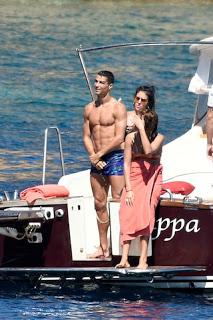 Las atrevidas fotos de Cristiano Ronaldo y Georgina Rodríguez  de vacaciones.