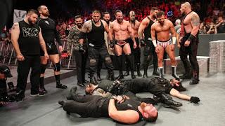 The shield  golpeados por  todo RAW