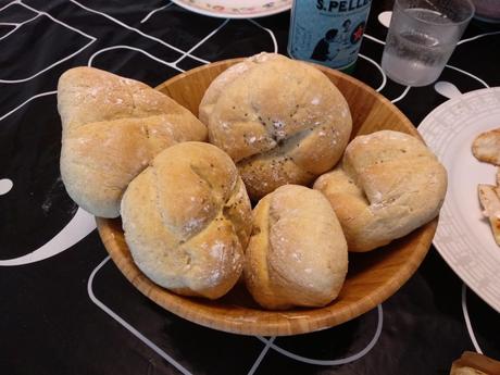 Consérvalos en un tuper, o un recipiente tapado con trapo de cocina limpio