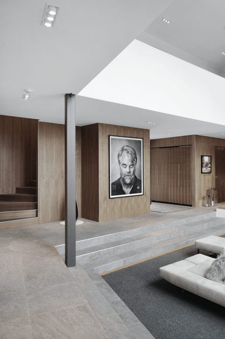 walk in closet villa en suecia villa de lujo techos altos paredes de madera estilo escandinavo casa de diseño casa de bloguera   