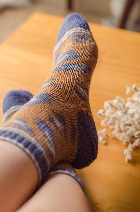 Kinda Magic Socks de Wool And The Gang - Cool Cat Cooper