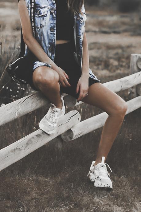 triple S Balenciaga TREND ALERT: HOW TO STYLE CYCLING LEGGINGS (MALLAS DE CICLISTA)