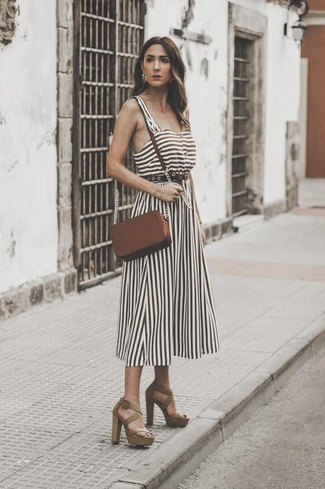 HOW TO STYLE: MIDI DRESS - CÓMO COMBINAR: UN VESTIDO MIDI