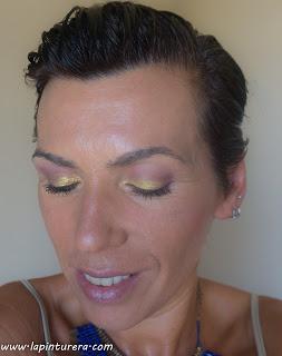 Paleta Too Glam to give a damn de Essence 11 look 2