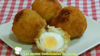 Receta fácil de huevos Villaroy (huevos con bechamel empanados)