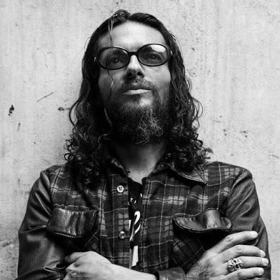 Draco Rosa: Porque somos oscuros hasta la muerte