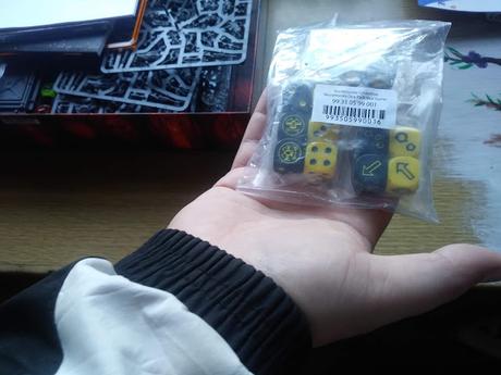 Foto-reseña de la caja de Necromunda, y unas reflexiones