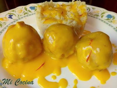 ALBÓNDIGAS DE PESCADO EN SALSA AGRISTADA (SALSA SEFARDÍ DE HUEVO Y LIMÓN) ALBÓNDIGAS DE PESCADO EN SALSA AGRISTADA (SALSA SEFARDÍ DE HUEVO Y LIMÓN)