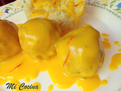 ALBÓNDIGAS DE PESCADO EN SALSA AGRISTADA (SALSA SEFARDÍ DE HUEVO Y LIMÓN)