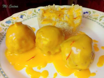 ALBÓNDIGAS DE PESCADO EN SALSA AGRISTADA (SALSA SEFARDÍ DE HUEVO Y LIMÓN)