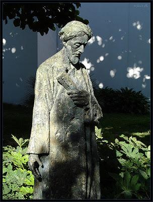 ALBÓNDIGAS DE PESCADO EN SALSA AGRISTADA (SALSA SEFARDÍ DE HUEVO Y LIMÓN)