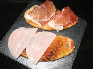 PAN CON TOMATE O PAN TUMACA