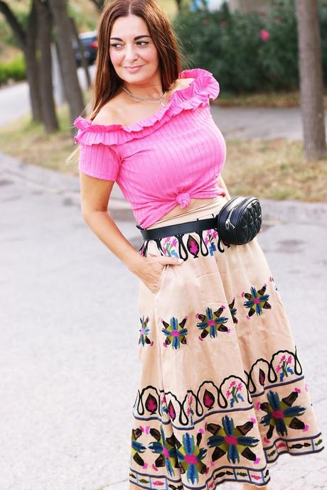 Falda midi bordada Falda midi bordada