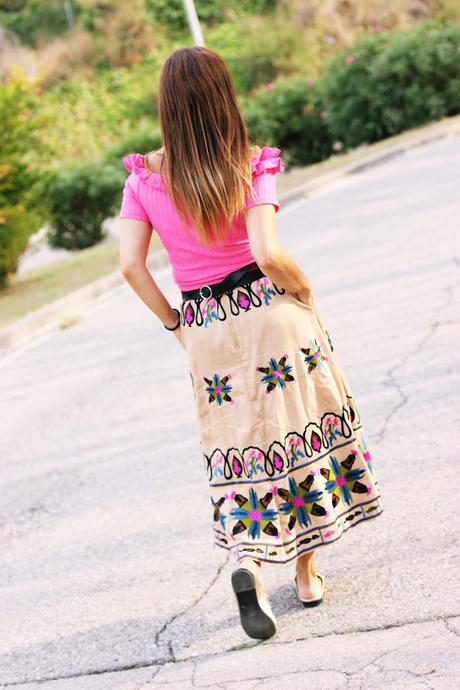 Falda midi bordada Falda midi bordada