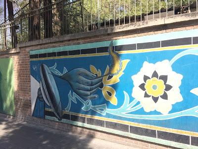 Grafitis iraníes y otras curiosidades