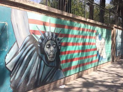 Grafitis iraníes y otras curiosidades