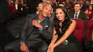 Hija de the Rock sigue sus pasos como luchadora profesional