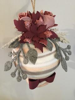 11 Ideas para reutilizar y decorar esferas navideñas viejas