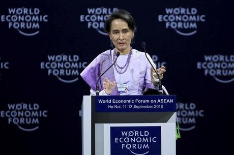 Suu Kyi defiende la condena a prisión de dos periodistas en Birmania