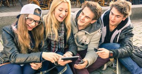 Adolescentes se sienten populares con Facebook e Instagram