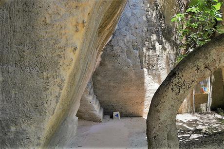 LÍTHICA, PEDRERES DE S'HOSTAL -  UN LUGAR DE CUENTO EN MENORCA