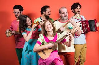 Buena música, dibujos y libros