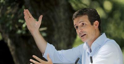 La guerra de los masters de los políticos y el “Viva el rey” de Casado. La guerra de los masters de los políticos y el “Viva el rey” de Casado.