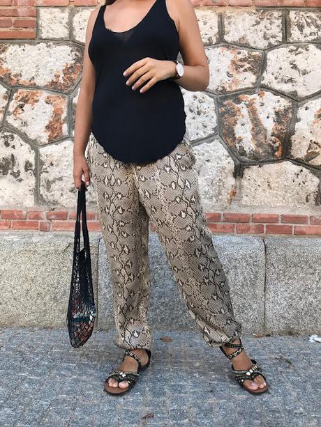 SNAKE PRINT.- SNAKE PRINT.-