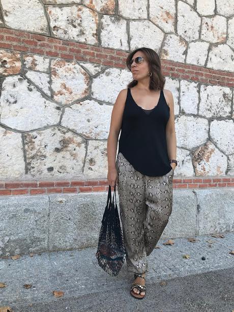 SNAKE PRINT.- SNAKE PRINT.-