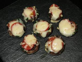 CHAMPIÑONES A LA CAPRESE