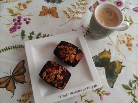 FINANCIERS DE CHOCOLATE Y AVELLANAS #unomasmenos100desperdicio0 FINANCIERS DE CHOCOLATE Y AVELLANAS #unomasmenos100desperdicio0